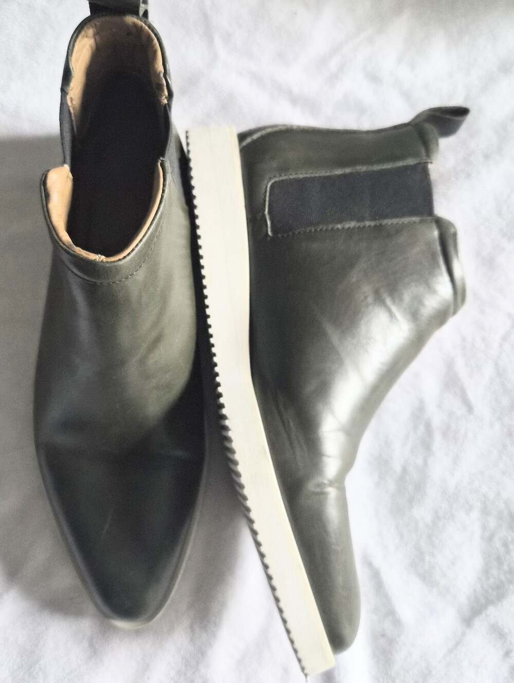 EVERLANE The Street Ankle Boot With White Soles in Beech Green 7.5